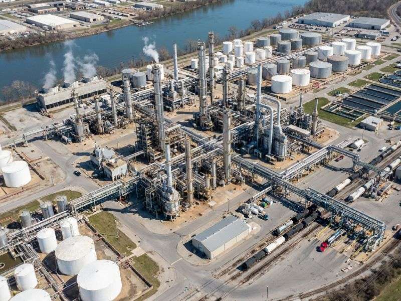 Analyzing the two giants in the global chemical industry